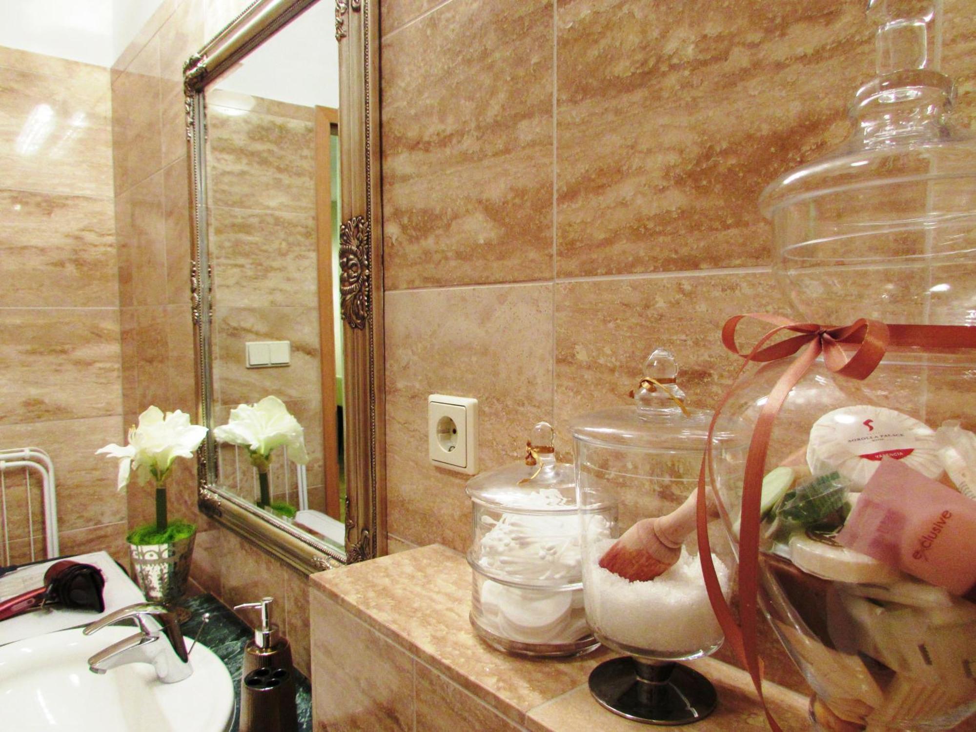 Colours Apartments Superior With Free Parking Budapest Luaran gambar
